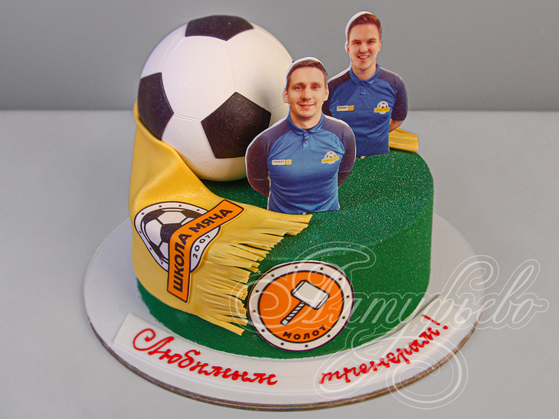 Торт с логотипом футбольной школы одноярусный велюровый