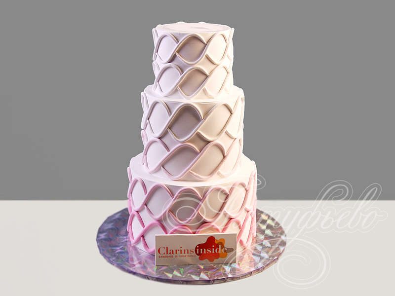Свадебный торт розовый с мастикой