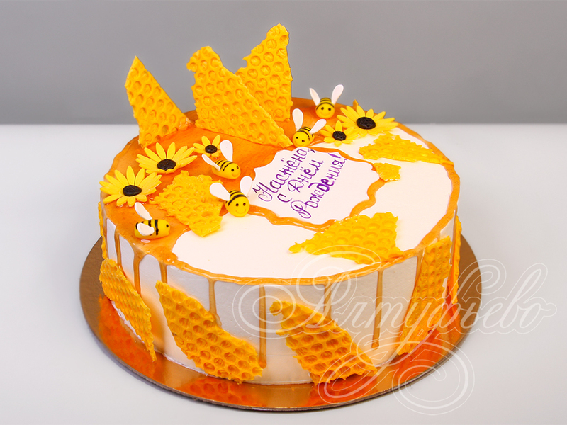 Торт девочке в день рождения с пчелами и медом