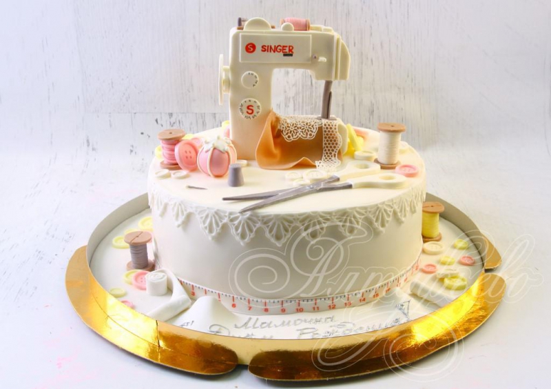 Торт со швейной машинкой
