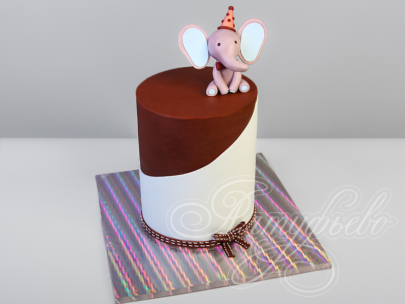 Торт для мальчика на день рождения одноярусный с фигуркой слоника