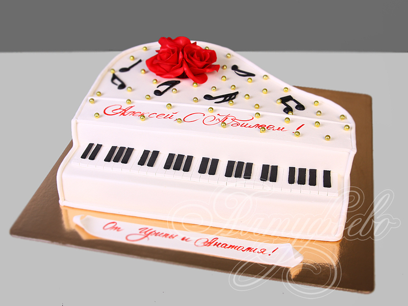 Торт Белый рояль с нотами на юбилей одноярусный