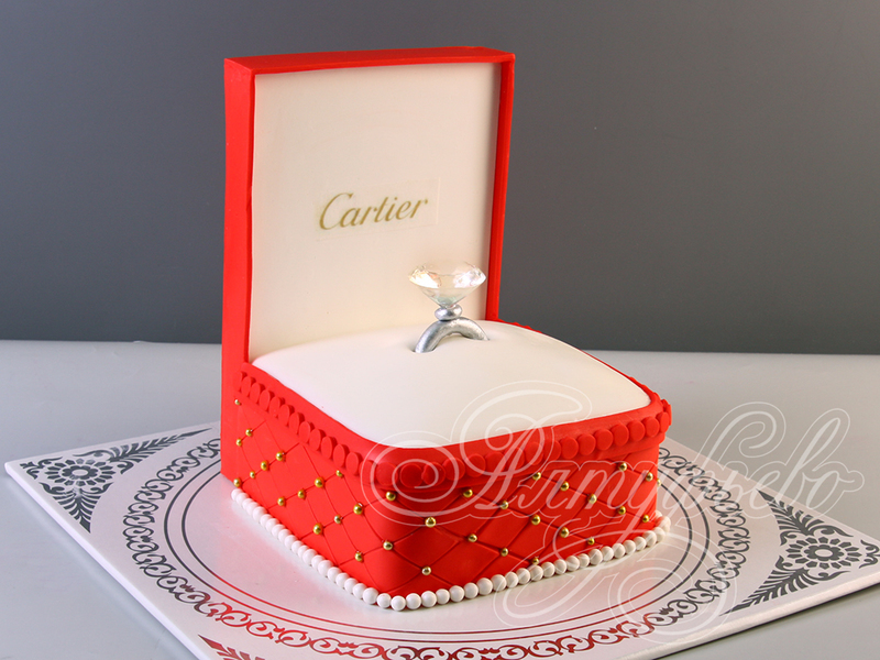 Торт Коробочка с кольцом Cartier