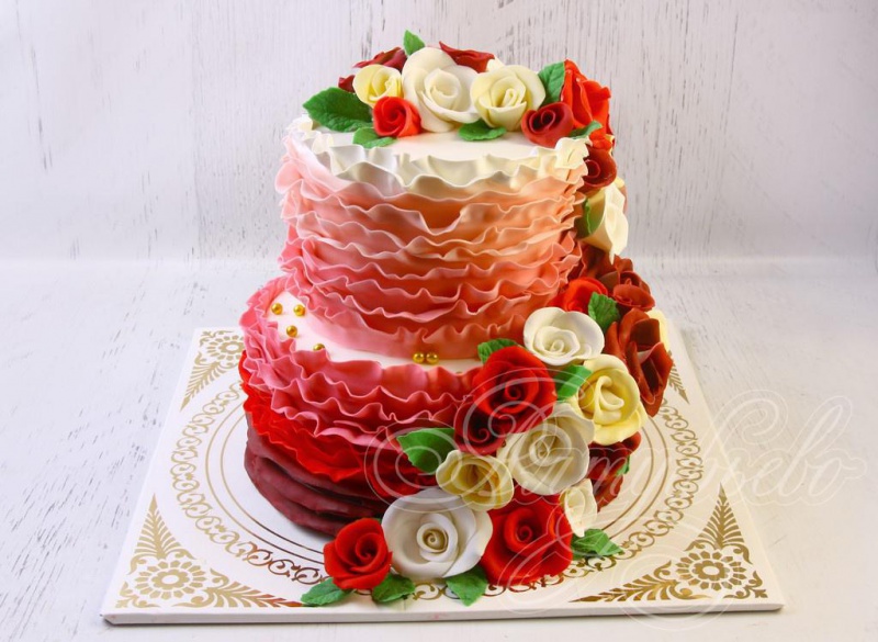 Торт красный
