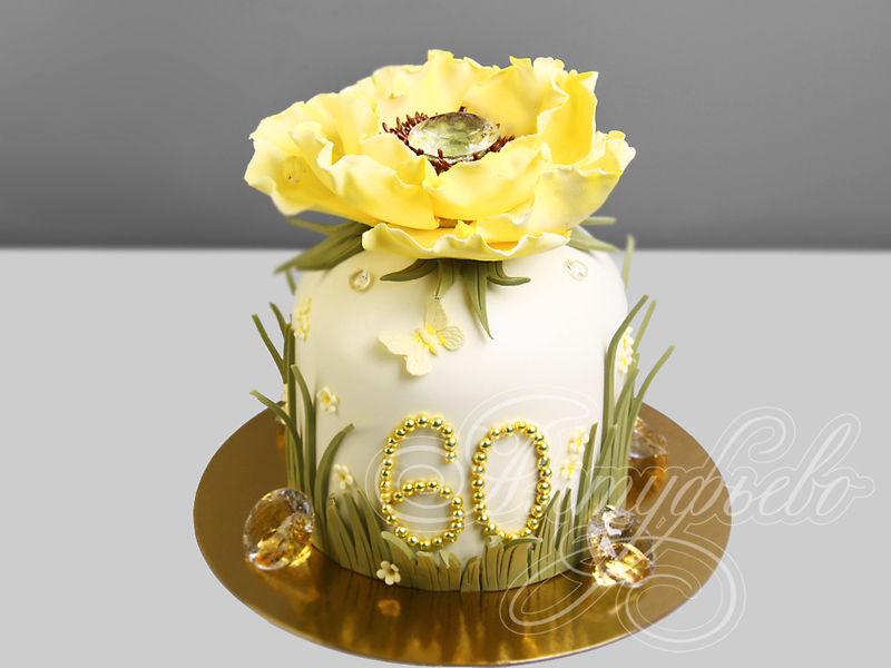Торт с желтым цветком и бриллиантами