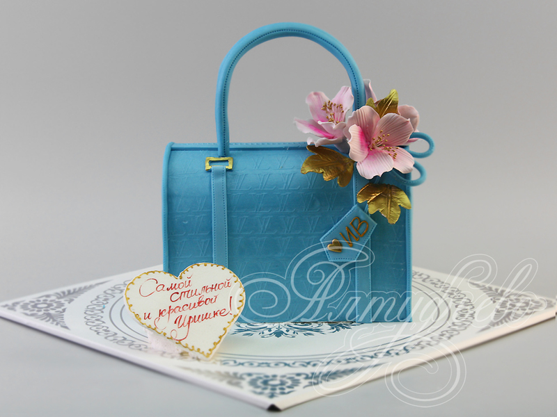 Торт «Женская сумочка с цветком»