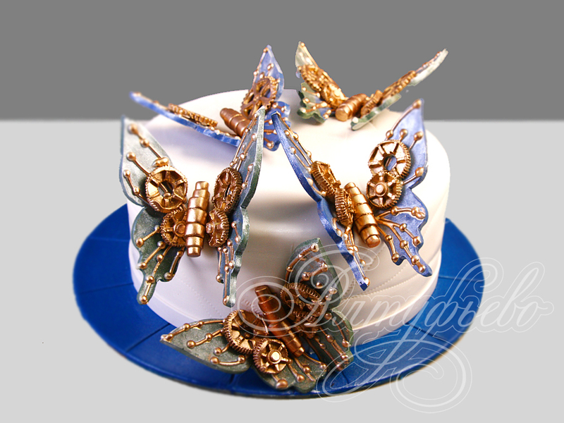 Торт для женщины одноярусный мастичный с бабочками с шестеренками