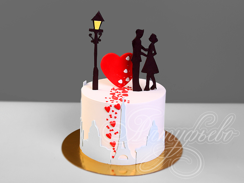 Небольшой свадебный торт с силуэтами жениха и невесты с сердечком под фонарем