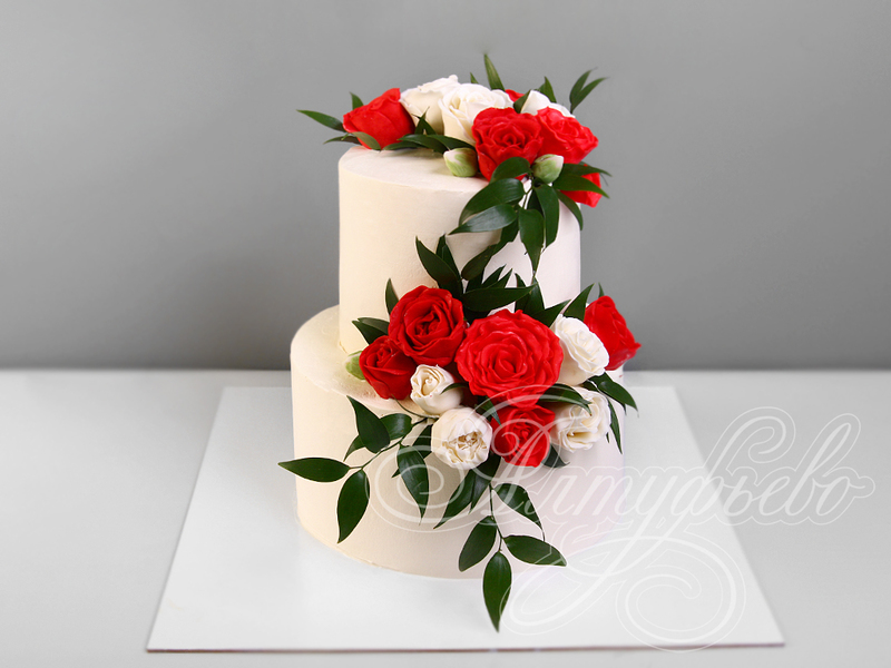 Белый свадебный с красными розами