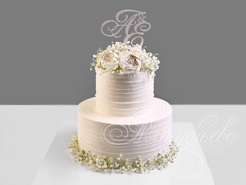 Белый свадебный торт с инициалами 12061120
