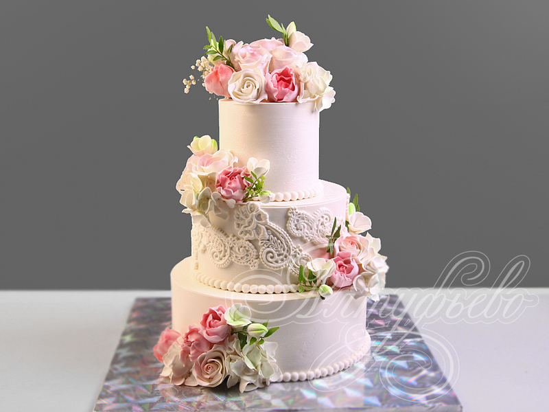Классический Свадебный торт с цветами