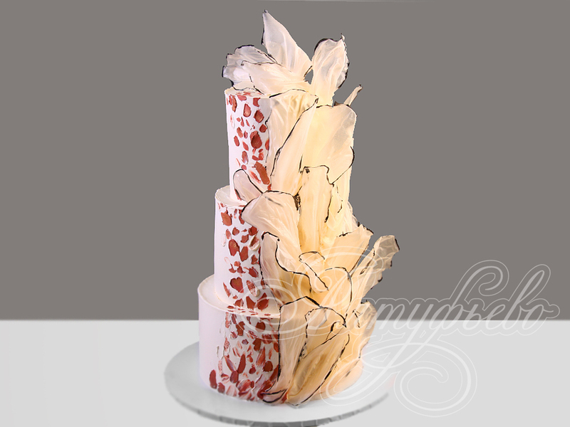 Свадебный торт с декором из рисовой бумаги