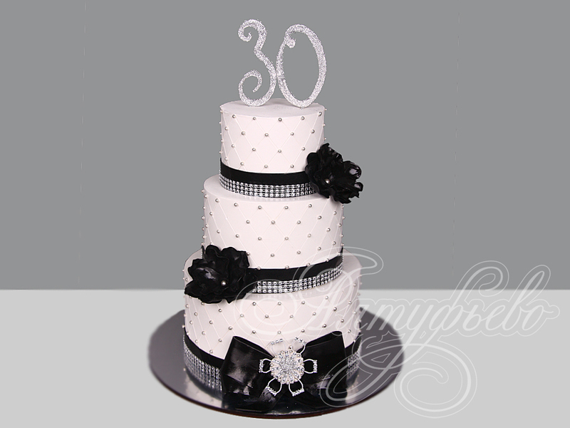 Стильный черно-белый торт для женщины