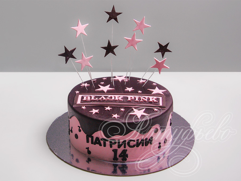 Торт поклоннице группы «Black Pink»
