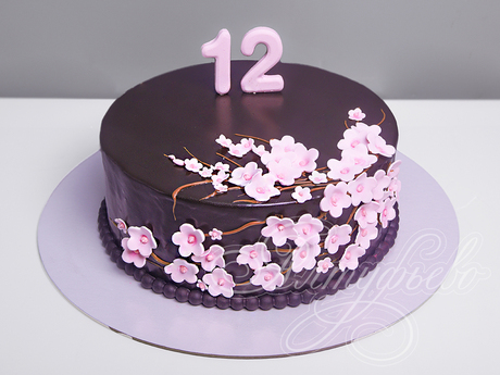Торт с розовыми цветочками на 12 лет