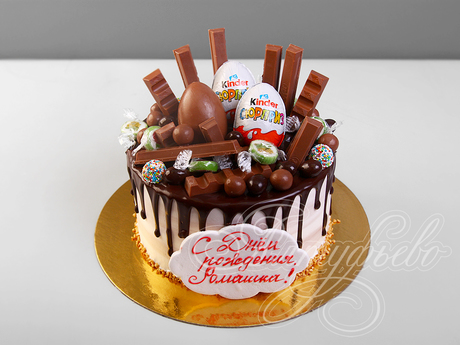 Торт с Kinder сюрпризом и шоколадом