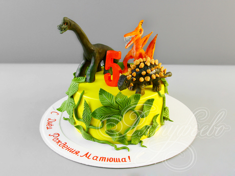 Торт с динозавриками на 5 лет