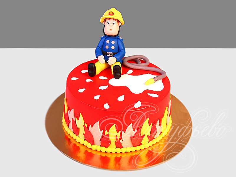 Торт в день рождения на 3 года для мальчиков «Пожарный Сэм» с фигуркой