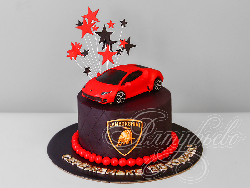 Торт на день рождения на 33 года с фигуркой Lamborghini