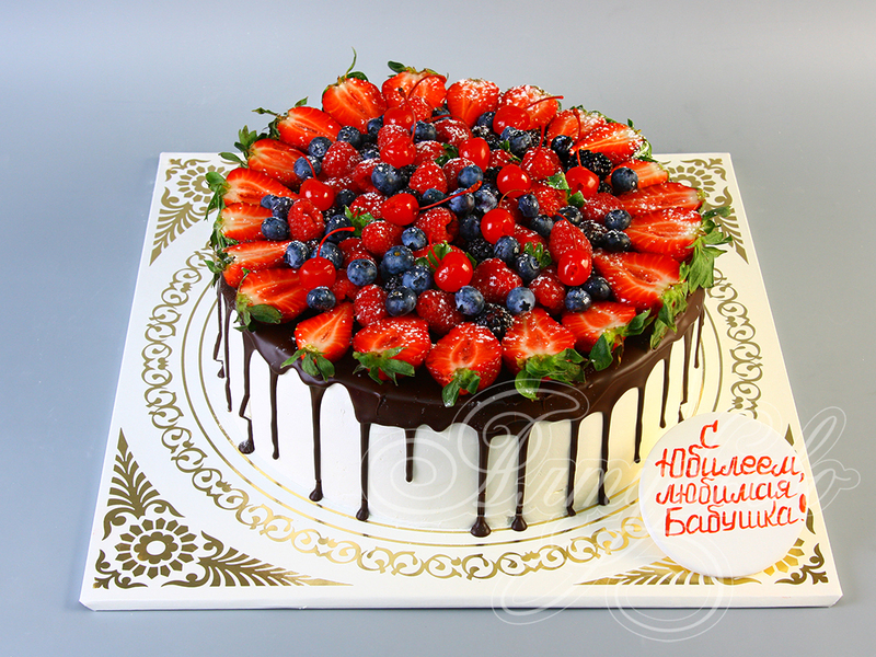 Торт с ягодами и фруктами 25033418