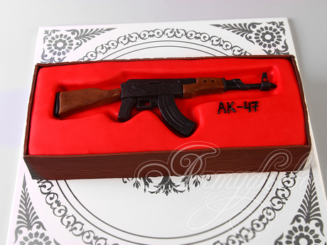 Торт Коробка с АК-47