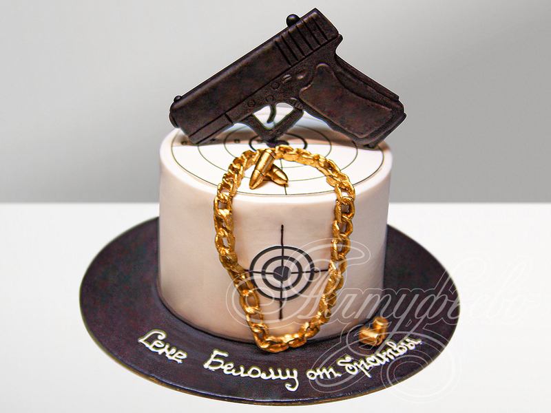 Торт с мишенью и пистолетом