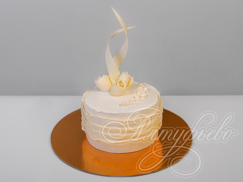 Торт на день рождения одноярусный белого цвета