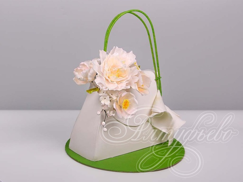 Торт Белая сумочка с цветами