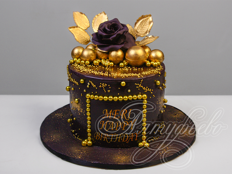 Торт для девушек на день рождения одноярусный с черной розой и золотыми шарами