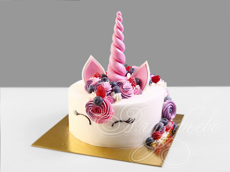 Торт Единорог с ягодами 0804520