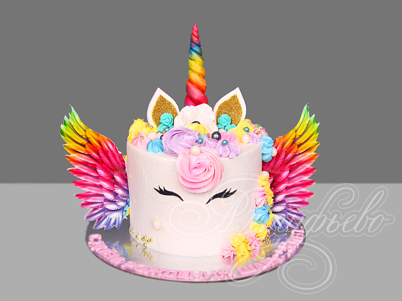 Торт Единорог с разноцветными крыльями