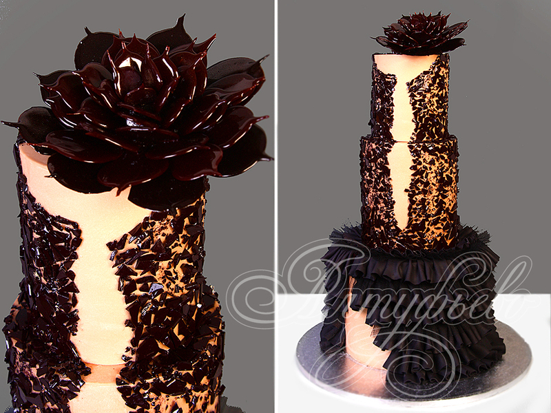 Черно-белый свадебный торт трехъярусный