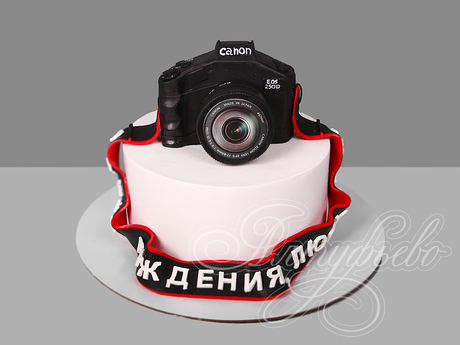 Торт с фотоаппаратом Canon