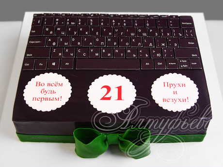 Торт в виде клавиатуры