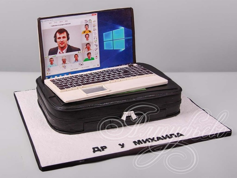 Торт с ноутбуком для айтишника