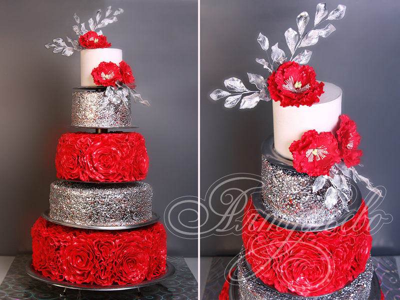 Красно-серебряный торт с цветами