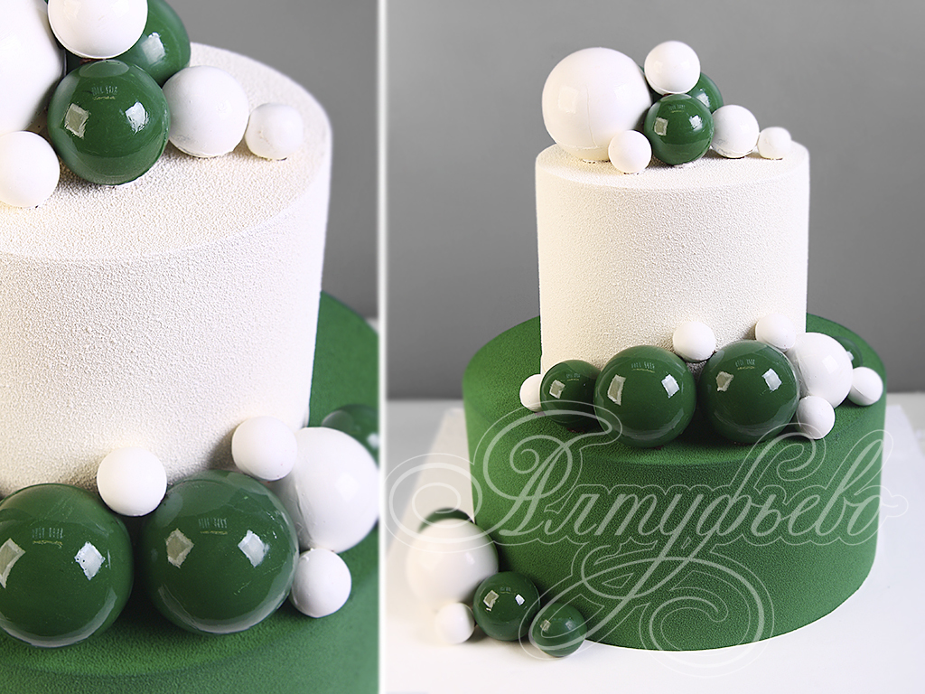 Бело-зелёный торт с шарами 2801420 стоимостью 27 400 рублей - торты на  заказ ПРЕМИУМ-класса от КП «Алтуфьево»