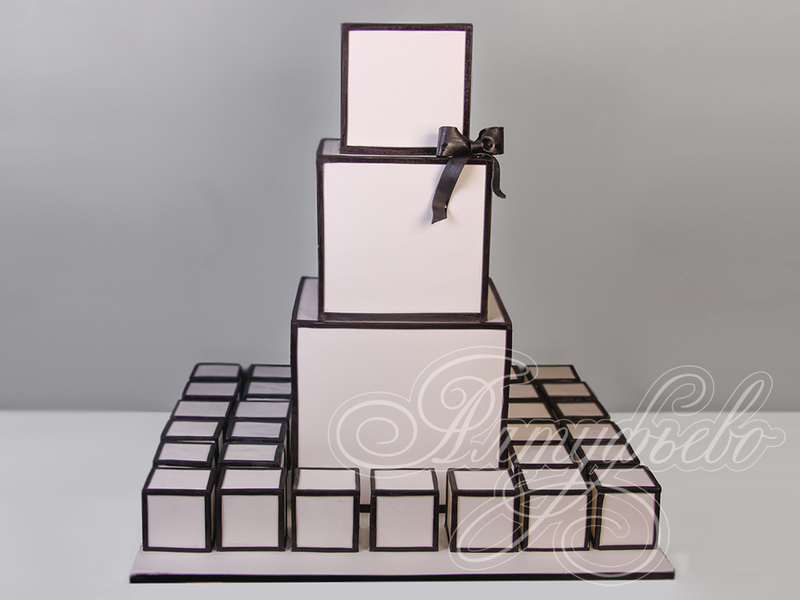 Торт для женщин трехъярусный в виде кубов