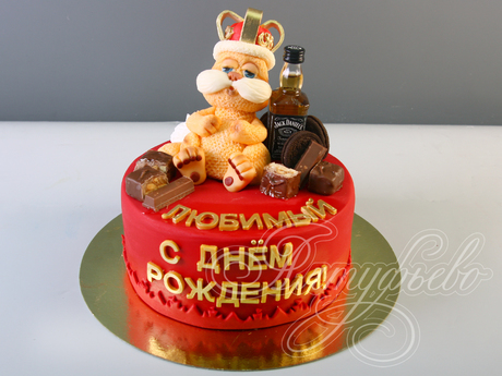 Торт Кот в короне с бутылкой виски