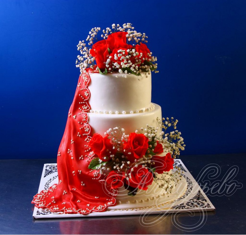 Красный свадебный торт