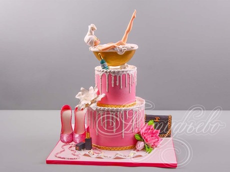 Торт с туфлями, сумочкой и косметикой Chanel