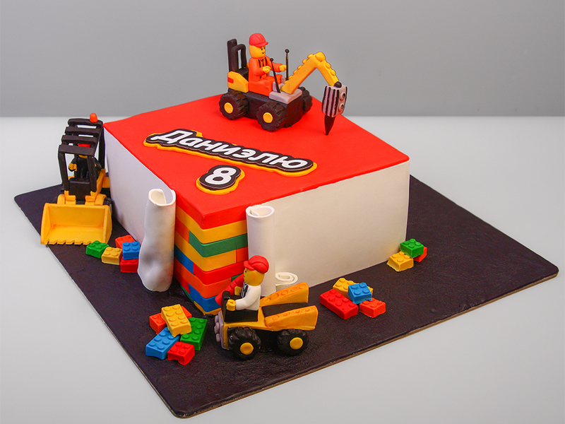 Детский торт с фигурками строительных машинок Лего для мальчика на день рождения в 8 лет