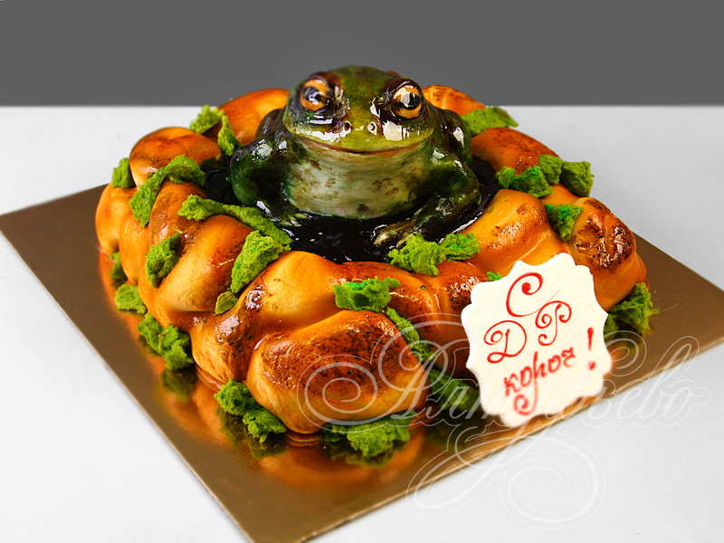 Оригинальный торт подросткам одноярусный с мастикой с фигуркой лягушки