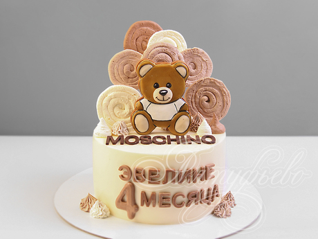 Модный торт Moschino для малышки