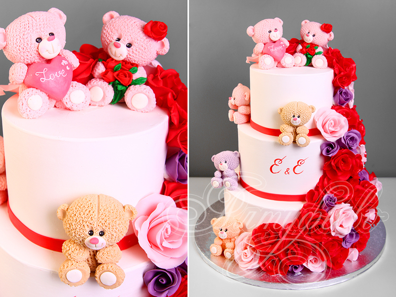 Торт "Свадьба медвежат" с красными розами