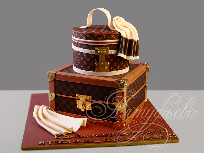 Торт Louis Vuitton для мамы на день рождения