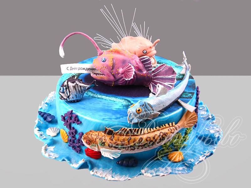 Морской торт с хищными рыбами на день рождения одноярусный с фигурками
