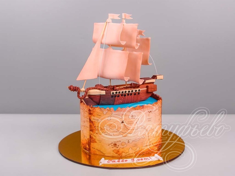 Торт с пиратской картой и кораблем