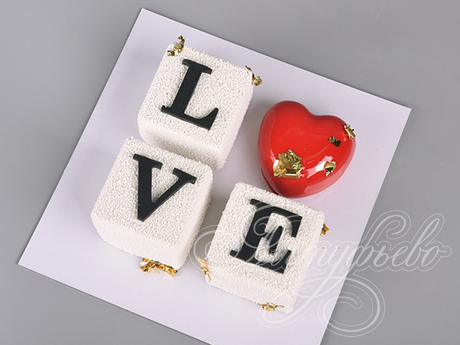 Пирожные LOVE на 14 февраля
