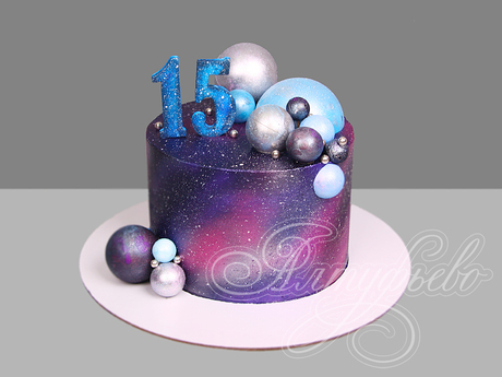 Торт в стиле Космос на 15 лет